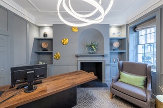 3 Queen St, London for lease Interior Photo- Image 2 of 4