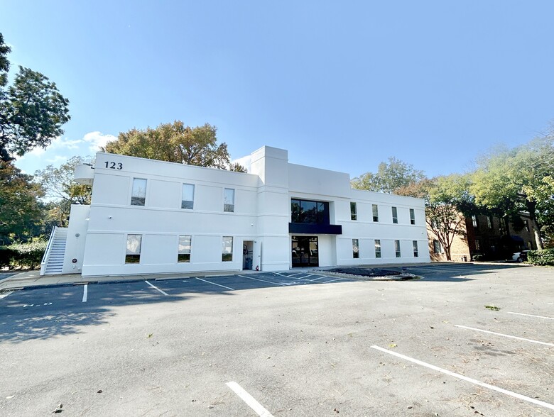 123 S Lynnhaven Rd, Virginia Beach, VA for lease - Building Photo - Image 3 of 3