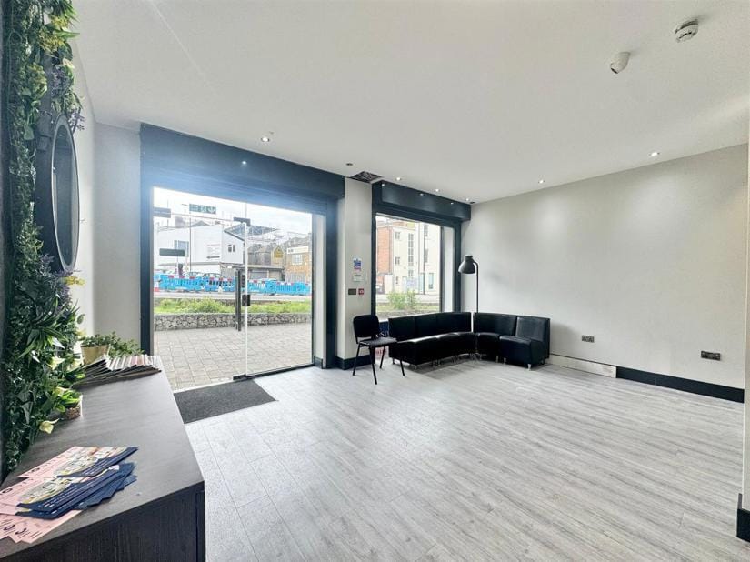 12 Railway St, Chatham for lease Interior Photo- Image 1 of 7