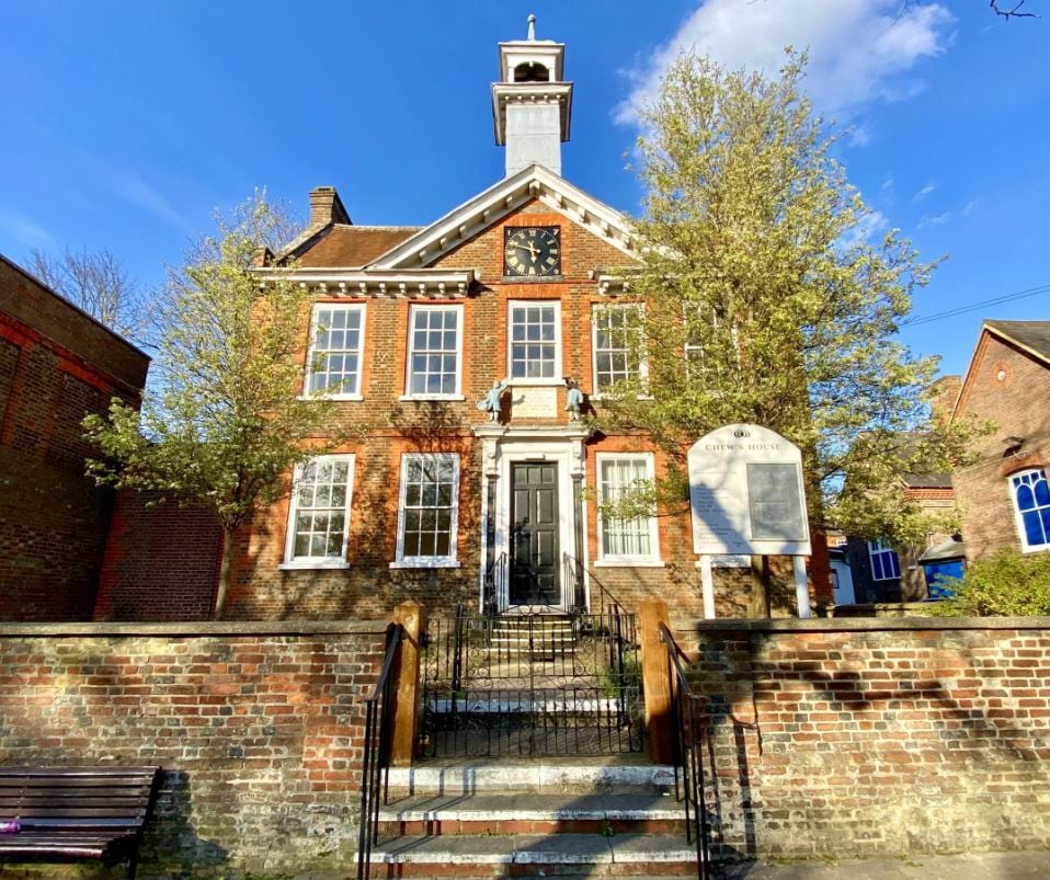 77 High St S, Dunstable for lease Primary Photo- Image 1 of 2