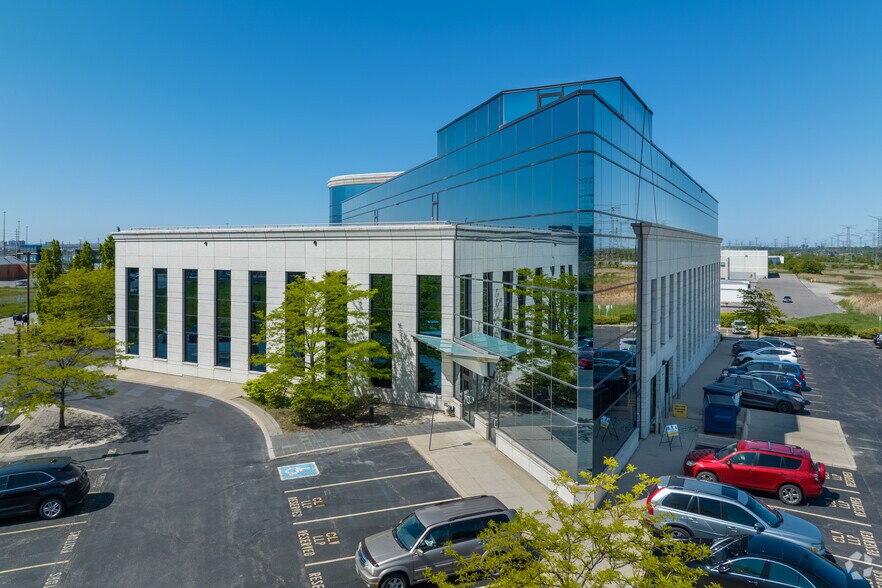 6 Ronrose Dr, Vaughan, ON à louer - Photo du bâtiment - Image 3 de 5