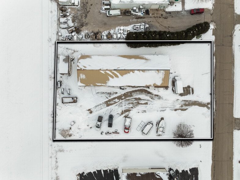 600 Nathan Ln, Elkhorn, WI for lease - Building Photo - Image 3 of 18