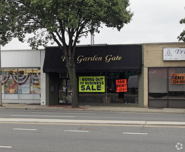 313-323 Sunrise Hwy, Rockville Centre, NY à louer - Photo principale - Image 2 de 3
