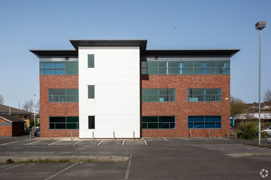Clasper Way, Newcastle Upon Tyne for lease - Building Photo - Image 3 of 4