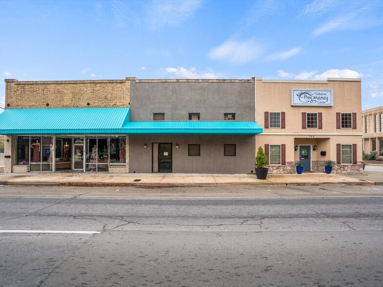 104 S Main St, Cleburne, TX for sale - Primary Photo - Image 1 of 33