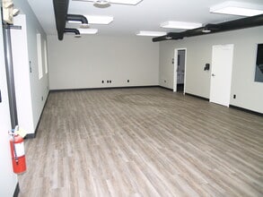 727 E Turkeyfoot Lake, Akron, OH for lease Interior Photo- Image 1 of 16
