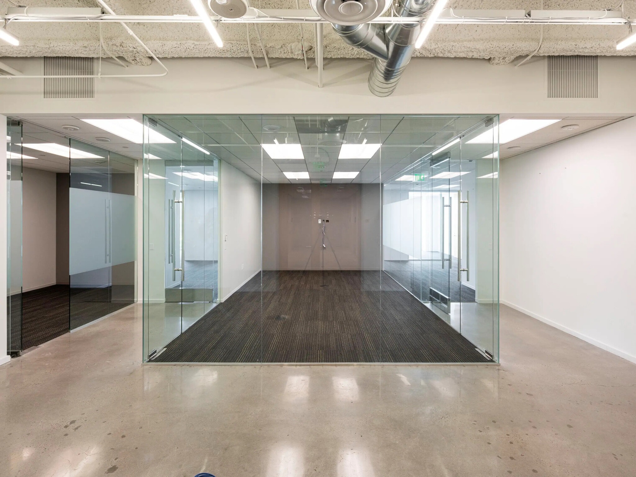4685 MacArthur Ct, Newport Beach, CA for lease Interior Photo- Image 1 of 9