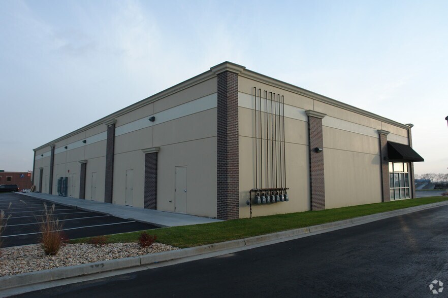 2701A-2701G Running Horse Rd, Kansas City, MO à louer - Photo du bâtiment - Image 2 de 2