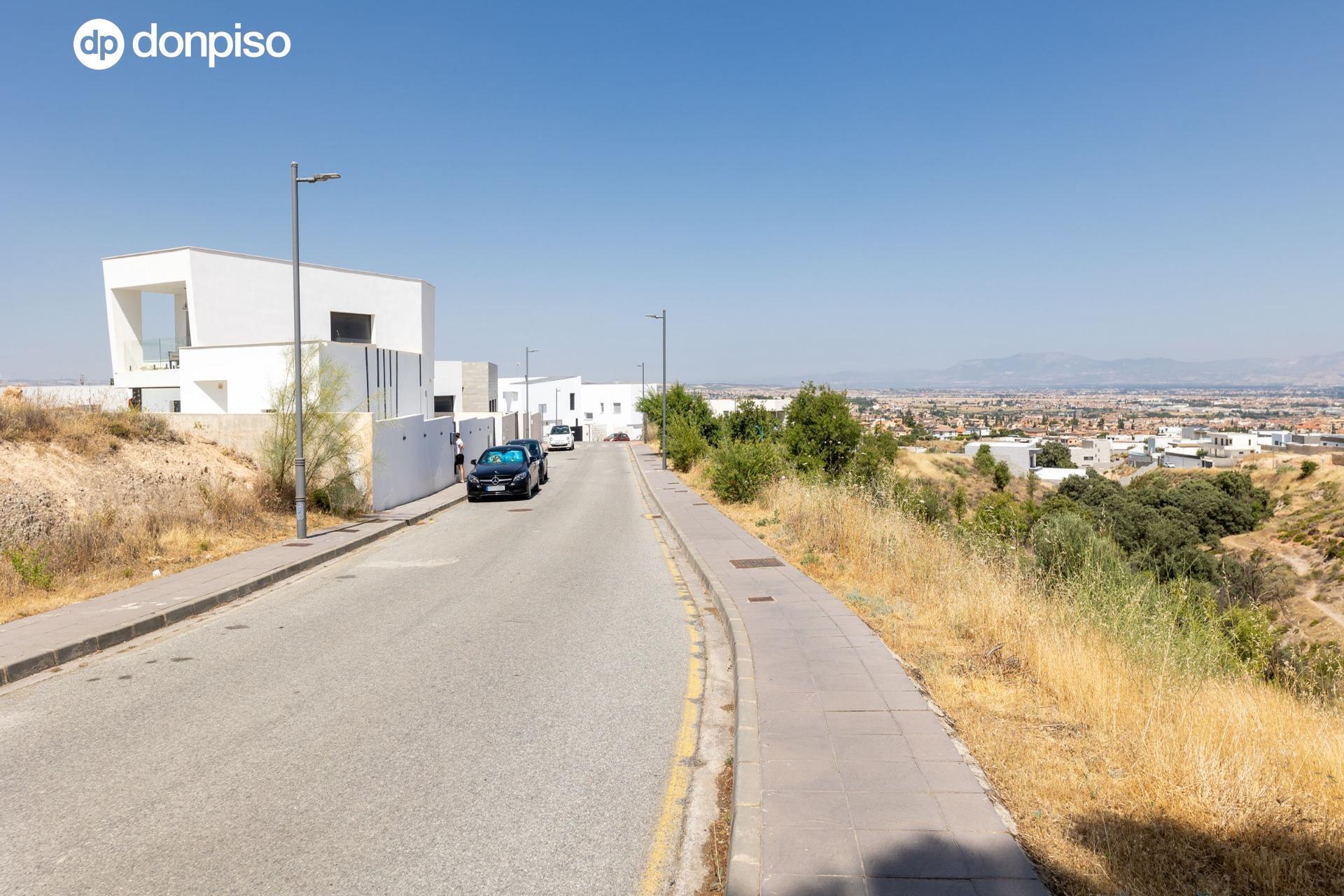 Calle Río Guadalfeo, 34, La Zubia, Granada for sale Primary Photo- Image 1 of 18
