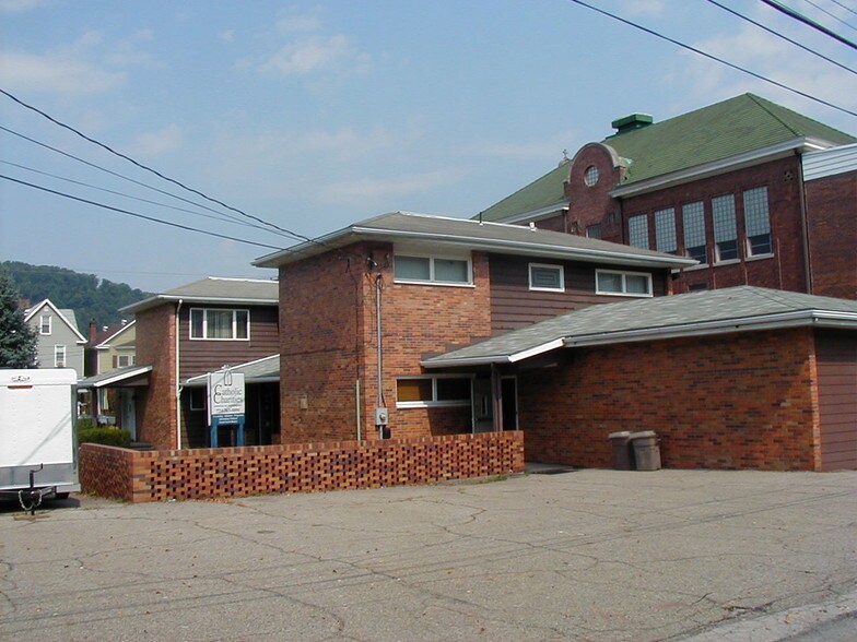 Kittanning & Ford City: Portfolio portefeuille de 39 propriétés à vendre sur LoopNet.ca - Photo du bâtiment - Image 2 de 56
