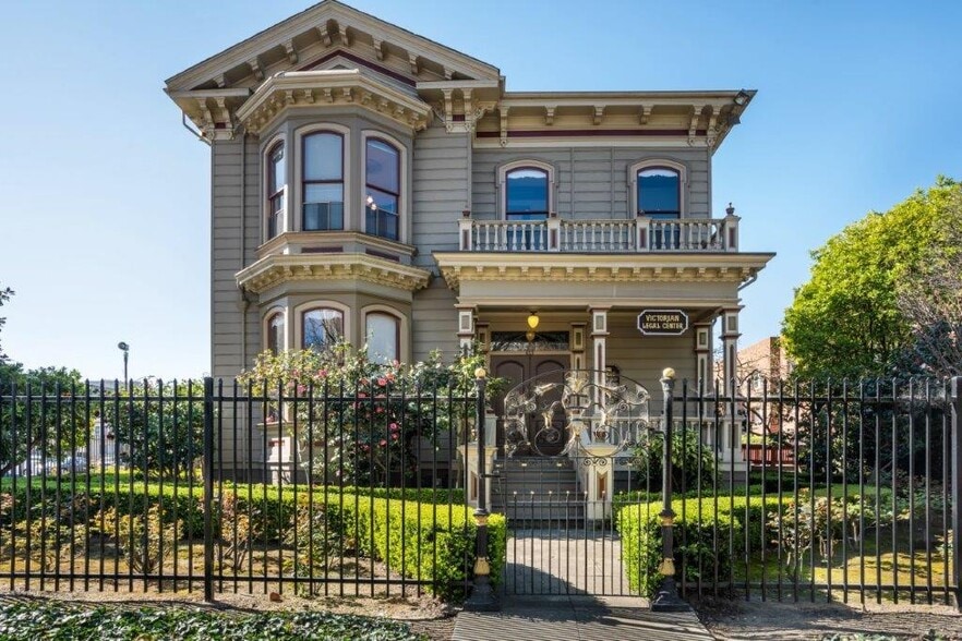 653 11th St, Oakland, CA for sale - Primary Photo - Image 1 of 26