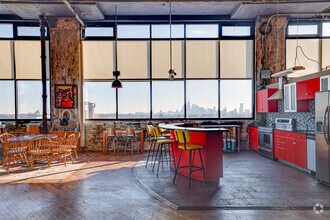 5070-5080 Parkside Ave, Philadelphia, PA à louer Photo intérieure- Image 1 de 5