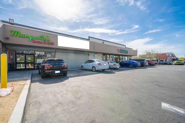 Plus de détails pour 2580 Venice Blvd, Los Angeles, CA - Commerce de détail à louer