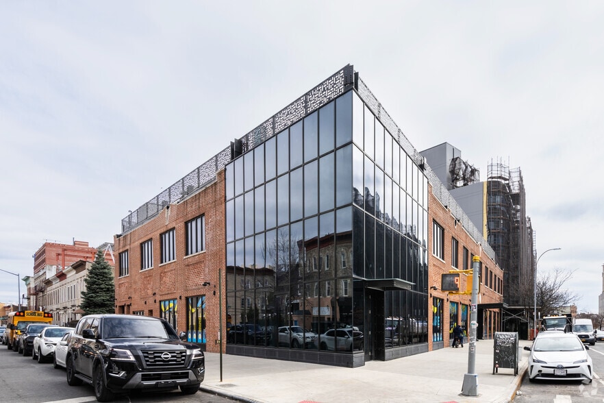 2351 Bedford Ave, Brooklyn, NY for lease - Building Photo - Image 2 of 17