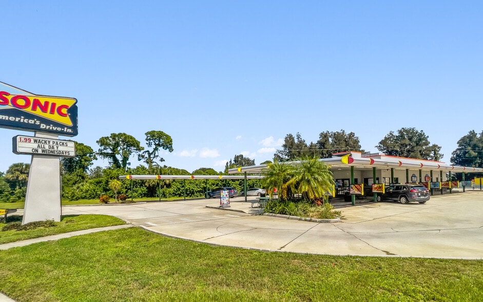 555 S Babcock St, Melbourne, FL for sale - Building Photo - Image 2 of 14