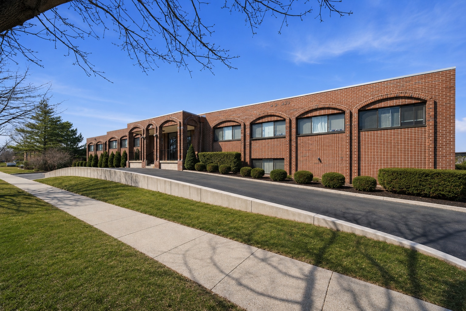 460 Coventry Ln, Crystal Lake, IL for sale Building Photo- Image 1 of 43