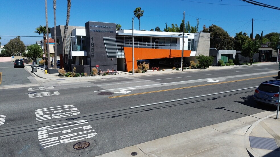 1636 Aviation Blvd, Redondo Beach, CA à vendre - Photo du bâtiment - Image 2 de 2