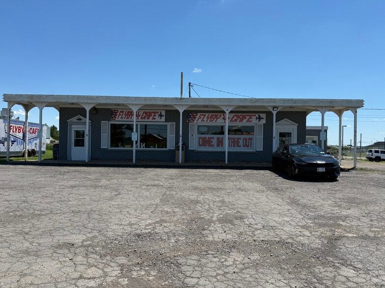 2026 Lockport Rd, Niagara Falls, NY à louer - Photo du bâtiment - Image 2 de 27