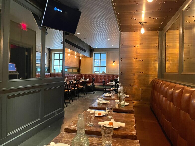 785 Ninth Ave, New York, NY à louer - Photo du bâtiment - Image 3 de 8