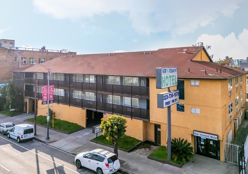 1717 S Vermont Ave, Los Angeles, CA à vendre - Photo du bâtiment - Image 2 de 35