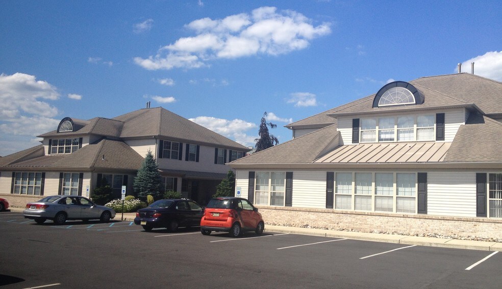 331 E Jimmie Leeds Rd, Absecon, NJ à louer - Photo du bâtiment - Image 2 de 5