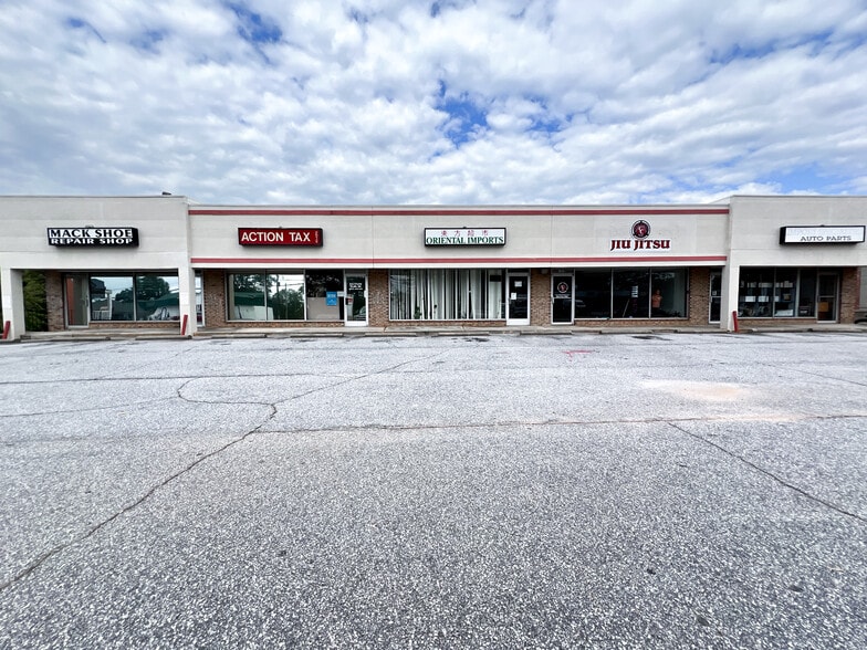 1305 Laurens Rd, Greenville, SC for lease - Building Photo - Image 1 of 3