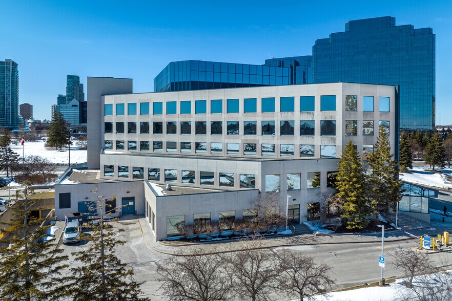 111 Grangeway Ave, Toronto, ON à louer - Photo du bâtiment - Image 3 de 51