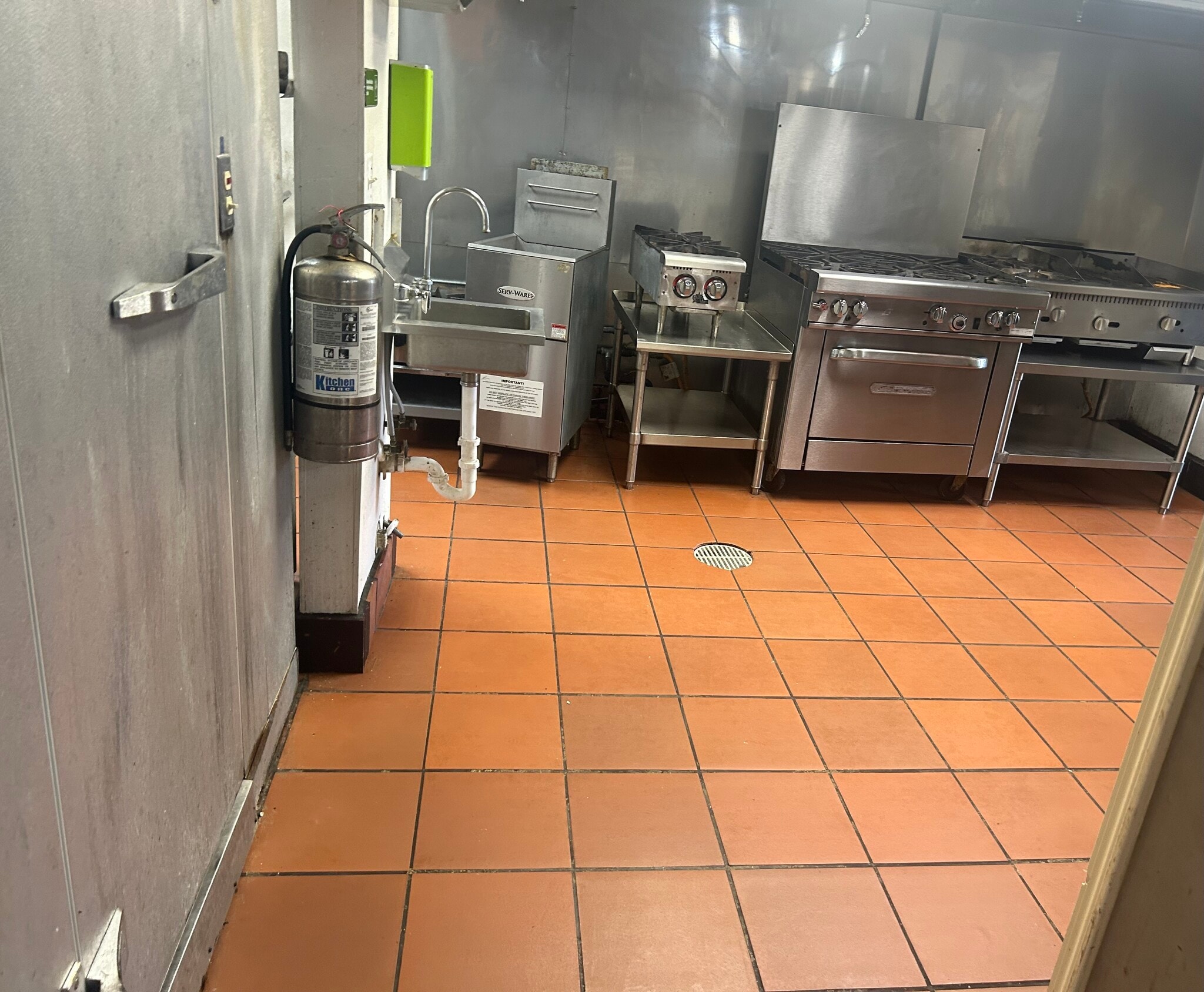 2083 N Powerline Rd, Pompano Beach, FL à louer Photo intérieure- Image 1 de 6