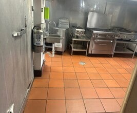 2083 N Powerline Rd, Pompano Beach, FL à louer Photo intérieure- Image 1 de 6