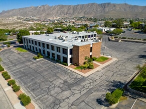 444 Executive Center Blvd, El Paso, TX à louer Photo du bâtiment- Image 2 de 3