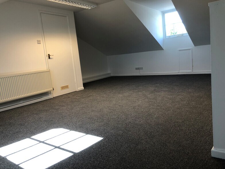 45-47 Southgate St, Winchester à louer - Photo du bâtiment - Image 3 de 3