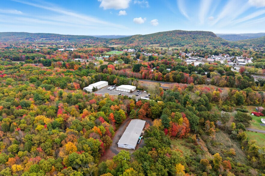 54 Whately Rd, So Deerfield, MA à louer - Photo du bâtiment - Image 3 de 15