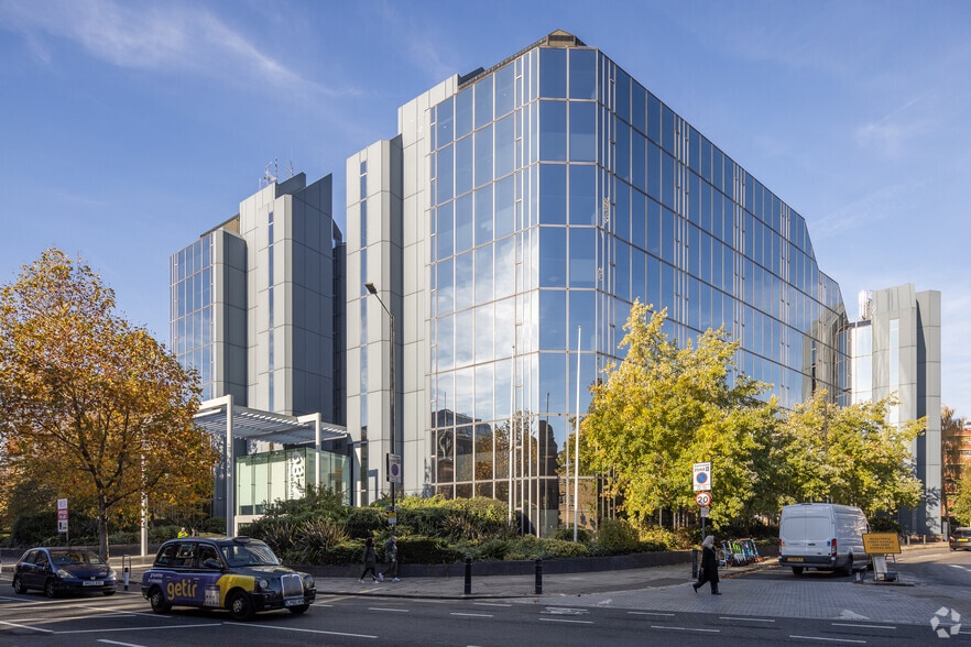 68-72 Hammersmith Rd, London for lease - Building Photo - Image 3 of 19