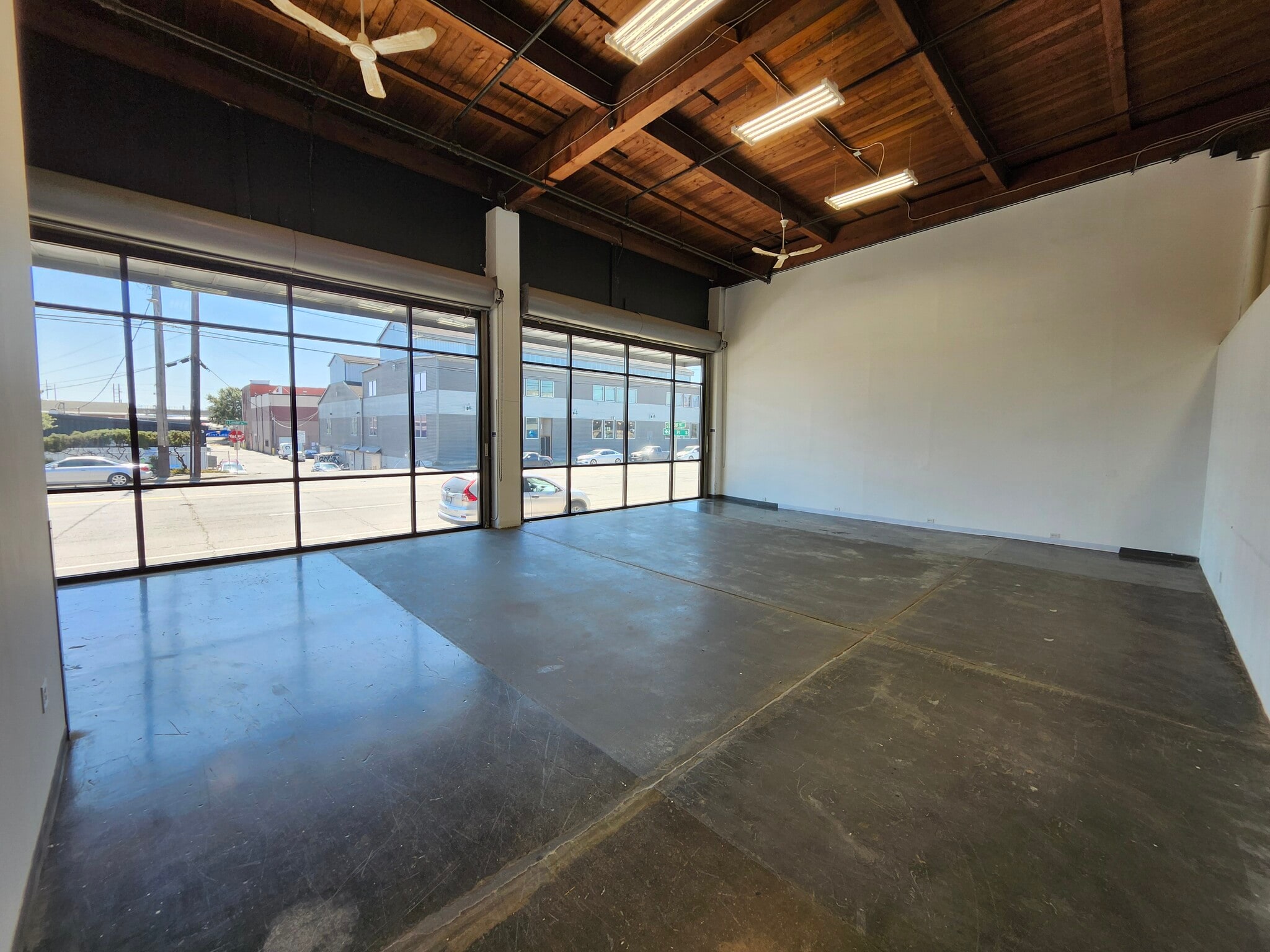 2450 6th Ave S, Seattle, WA for lease Interior Photo- Image 1 of 3