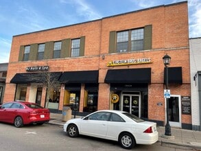 16824-16828 Kercheval Pl, Grosse Pointe, MI à louer Photo intérieure- Image 1 de 3