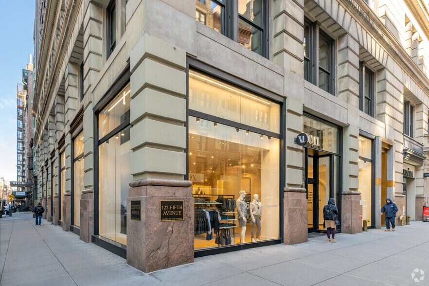 120 Fifth Ave, New York, NY à louer - Photo du bâtiment - Image 3 de 5