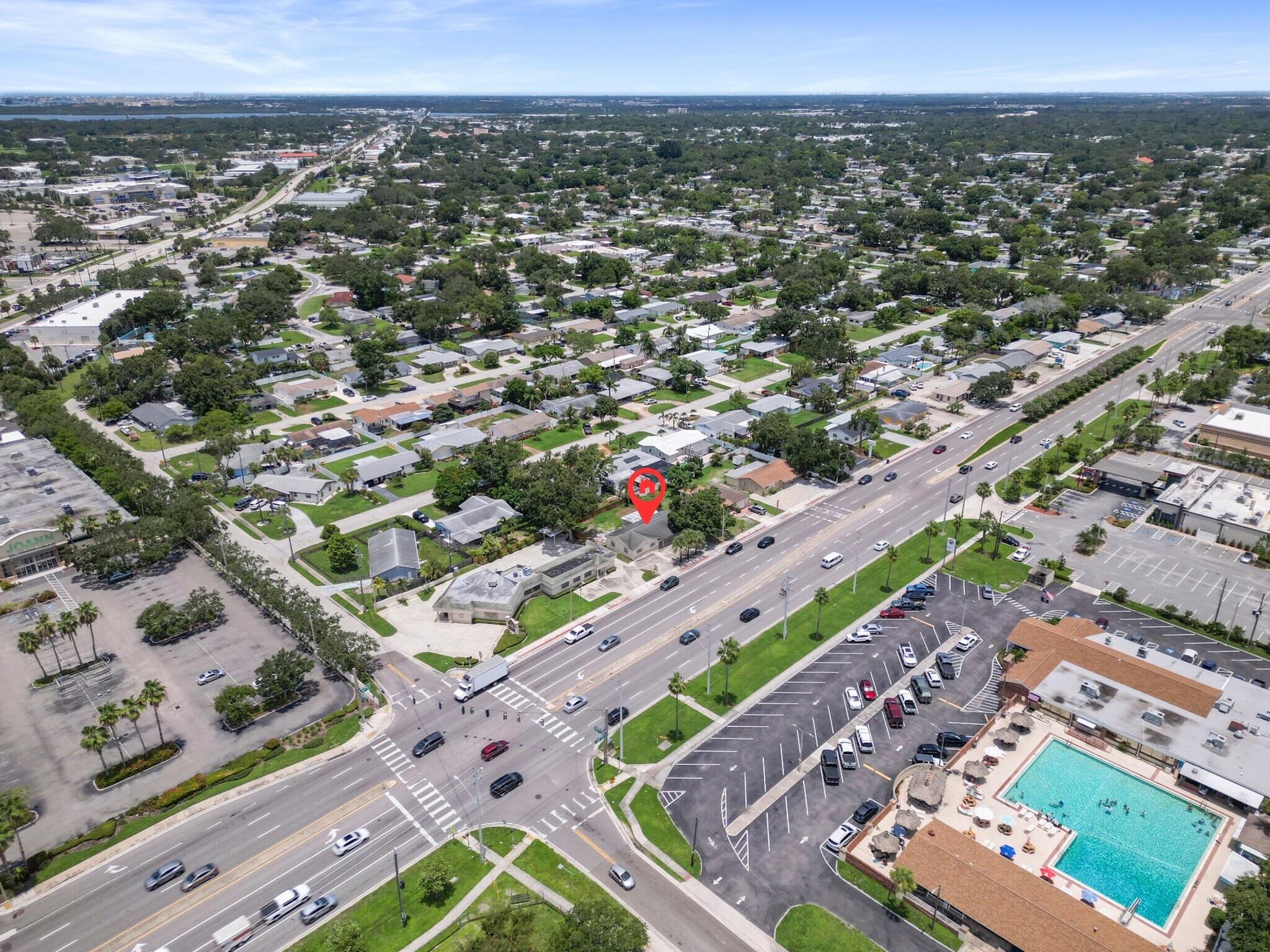 2672 66th St N, Saint Petersburg, FL à vendre Photo principale- Image 1 de 35