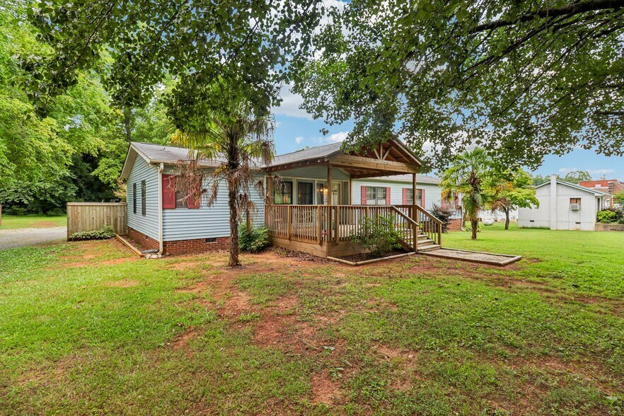 122 S Main St, New London, NC à vendre - Photo principale - Image 1 de 1