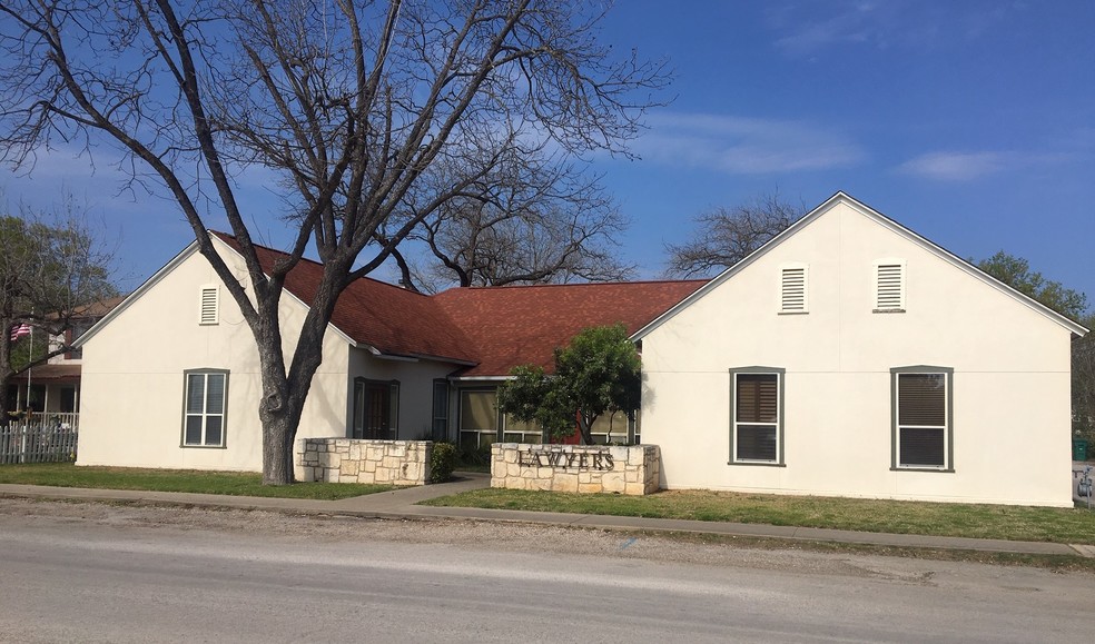 1313 Lorenzo St, Castroville, TX à vendre - Photo du b timent - Image 1 de 1