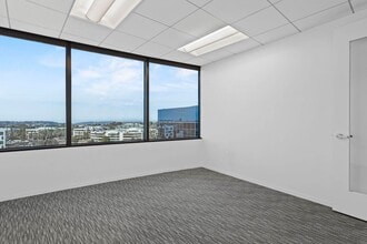 4660 La Jolla Village Dr, San Diego, CA for lease Interior Photo- Image 2 of 11