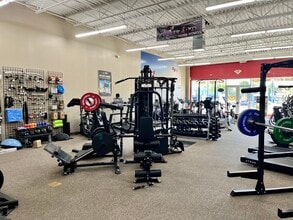 27879 Chagrin Blvd, Woodmere, OH for lease Interior Photo- Image 2 of 2