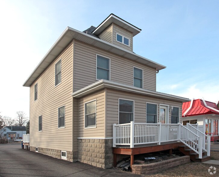 511 4th St NW, Faribault, MN à vendre - Photo principale - Image 1 de 2