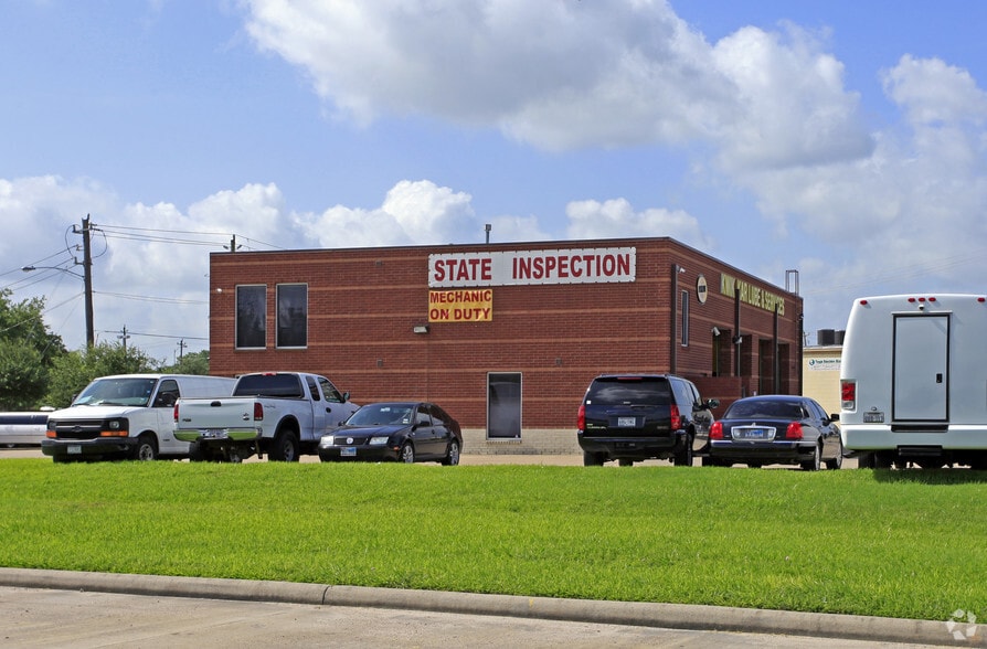12250 S Gessner Dr, Houston, TX à vendre - Photo du bâtiment - Image 2 de 39