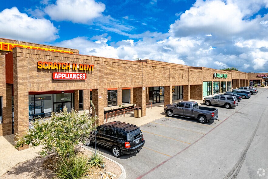 11803-11855 Perrin Beitel Rd, San Antonio, TX à louer - Photo du bâtiment - Image 1 de 14