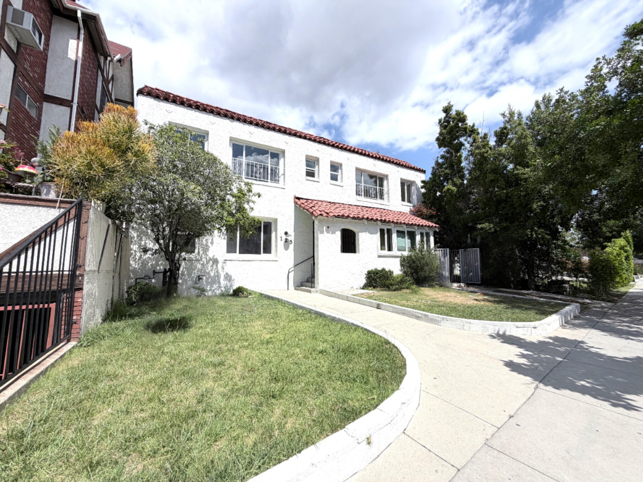 125 W Chestnut St, Glendale, CA à vendre Photo principale- Image 1 de 23