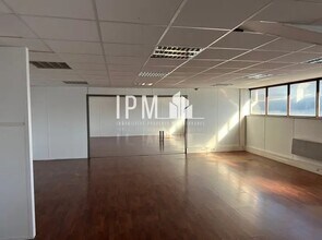 Industrial in La Penne-sur-Huveaune for lease Interior Photo- Image 2 of 4