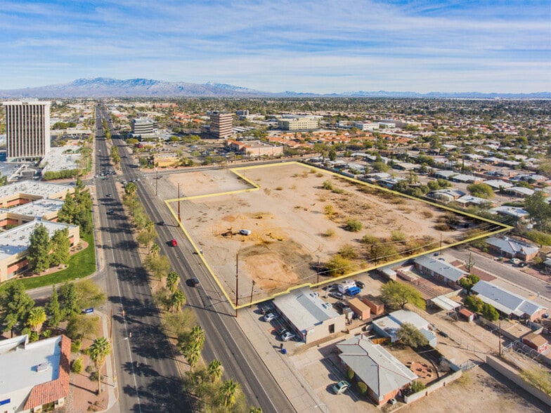5004-5056 E Broadway Blvd, Tucson, AZ for sale - Primary Photo - Image 1 of 2