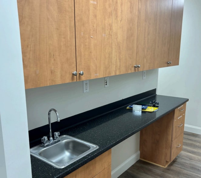 1525 Davie Ave, Statesville, NC for sale - Building Photo - Image 3 of 6