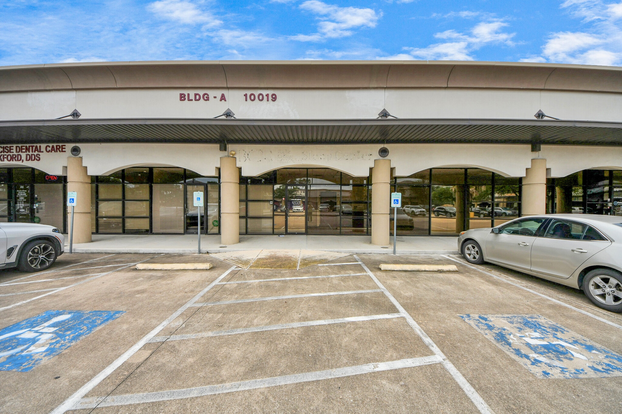 10019 Main St, Houston, TX for lease Interior Photo- Image 1 of 13