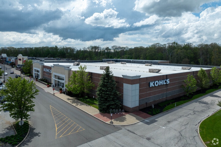 7235-7735 Market Place Dr, Bainbridge Village, OH for lease - Building Photo - Image 1 of 10